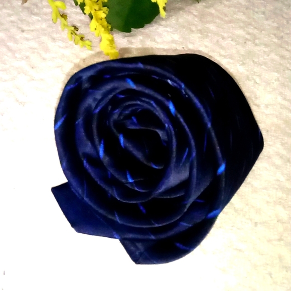 Valentino 100% Silk Navy Stripes Necktie Tie Italy - Picture 2 of 14